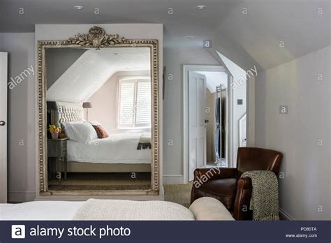 La camera da letto è l'ambiente più intimo e personale della casa. Poltrona Antica Per Camera Da Letto - Poltroncina per ...