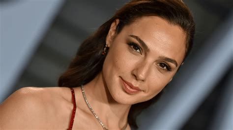 Must Read Gal Gadot Covers ‘vogue Fitness Fashion Is On The Rise