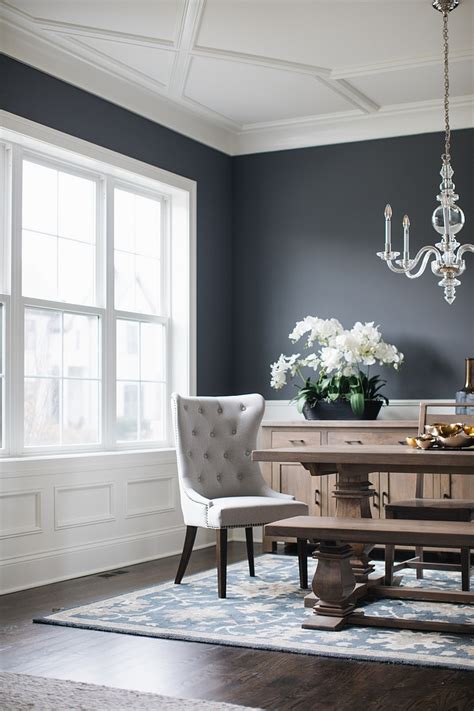 Looking for some wall painting ideas for your living room, hall, or bedroom? Interior Design Ideas: Grey Shingle Home - Home Bunch ...
