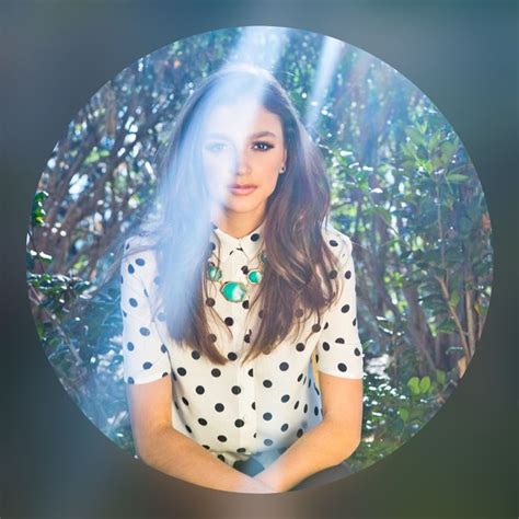 Daya Radio Listen To Free Music And Get The Latest Info Iheartradio Daya Singer Celebrities