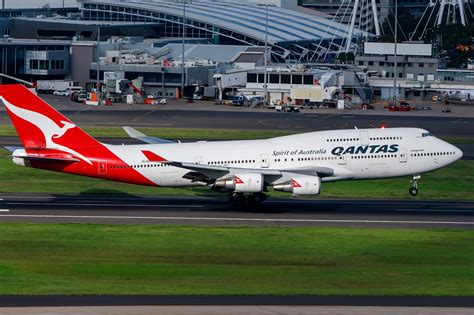 Qantas 747 Landing In Sydney Raviation