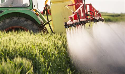 Top 7 Considerations When Choosing Agricultural Sprayers Barndoor Ag