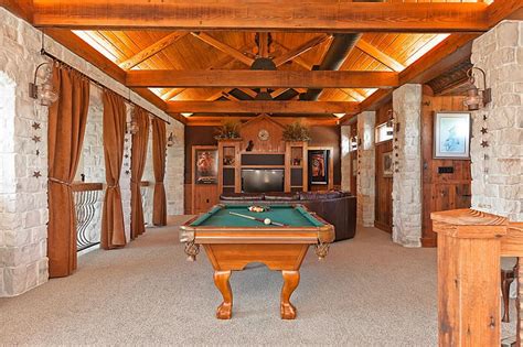An example of dining room lighting (photo credit: I LOVE this Look!! Game Room: Carpeted, Vaulted Wood ...