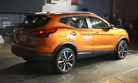 Edmunds also has nissan rogue sport pricing, mpg, specs, pictures, safety features, consumer reviews and more. 2017 Detroit Auto Show: Nissan Rogue Sport - » AutoNXT