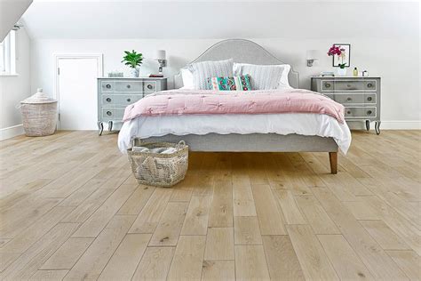 Galleria Professional Solid European Rustic Oak Flooring 18mm X 150mm Linen Brushed And Lacquered
