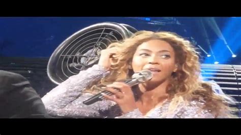 Beyonce Hair Caught In Fan Montreal Beyonce Youtube