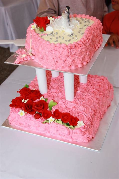 Dewasa kini, penggunaan kek kahwin dalam sesebuah majlis kahwin sudah menjadi satu perkara biasa dalam kalangan masyarakat. Miezaira Homemade Chocolate & Cake: Kek Kahwin dan Kek ...