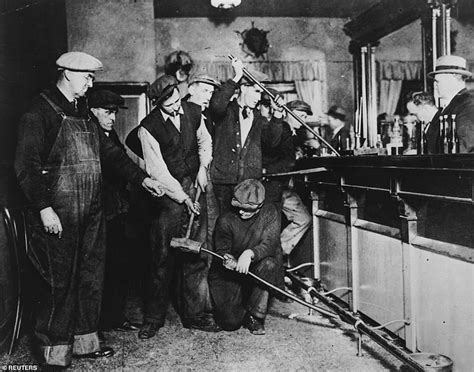 Stunning Photos Show How Americas Ban On Alcohol Took Effect On Prohibitions 100th Anniversary