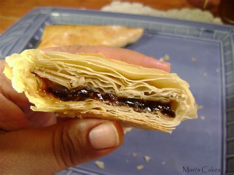Phyllo dough is one the most versatile pastries around, and phyllo dough dessert recipes are able to live up to that versatility as well. Turnovers with Phyllo Dough | Mari's Cakes (English)