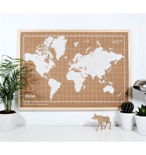 Ce planisphère en liège vous permettra non seulement d'habiller vos murs mais aussi d'épingler toutes vos. Map Monde Liege Blanche | Carte du Monde en liège - Déco ...