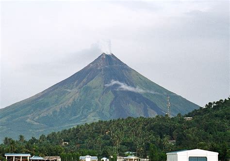 Mayon Volcano Mayon Volcano Also Known As Mount Mayon Is Flickr