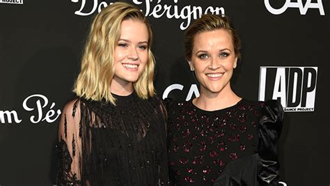 Reese Witherspoon And Ava Phillippe See Look Alike Photos Of The Pair