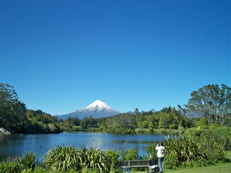 Mttaranaki From Lake Mangamahoe New Plymouthnew Zealand New