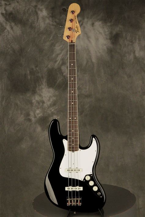 1983 Fender Jazz Bass black > Guitars Bass | Black and Blacker | Fender jazz bass, Guitar, Bass