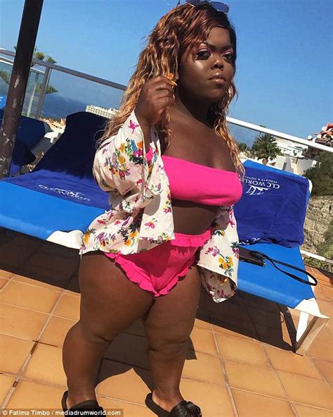 Undateables Woman With Dwarfism Overcomes Cruel Bullies To Become Instagram Model Daily Mail