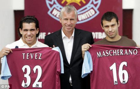 Carlos tevez e javier mascherano deixam o corinthians para defender o west ham. West Ham set to fight Blades' £30m compensation claim ...