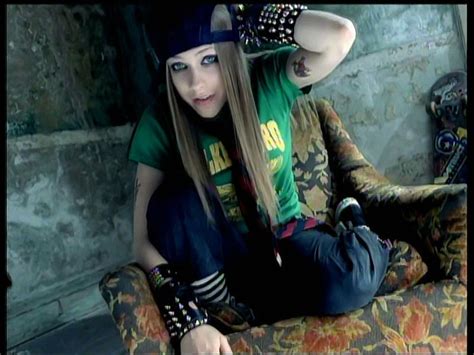 Avril Lavigne Sk8er Boi Mv Screencaps Hq Music Image 19783872 Fanpop