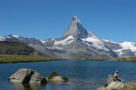 Matterhorn Und See Grindjesee Im Sommer Stockbild Bild Von Baum