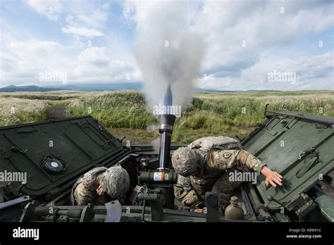 120mm Mortar Hi Res Stock Photography And Images Alamy