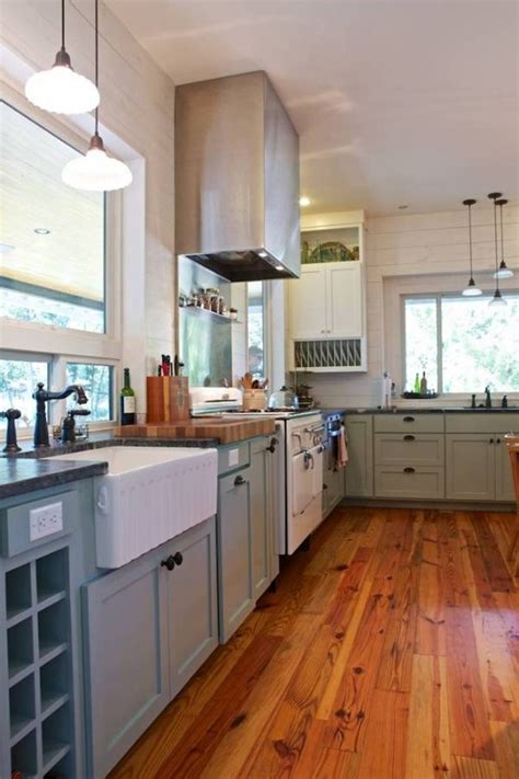 It gives the space some. 40 Elements To Utilize When Creating A Farmhouse Kitchen