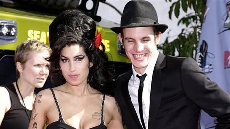 Amy Winehouse S Wedding Dress Stolen ITV News
