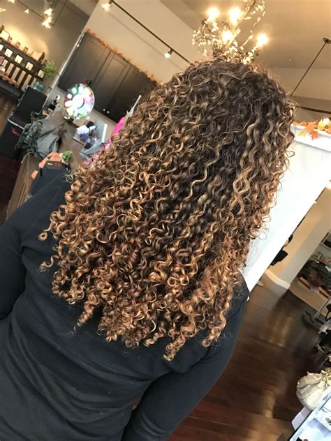 Curly Hair With Balayage Highlights Blackcurlyhairstyles Highlights Curly Hair Blonde