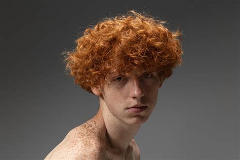 Мужские стрижки на кудрявые волосы 25 фото самые модные прически