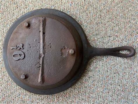 antique cast iron skillet markings identification value guide 2022