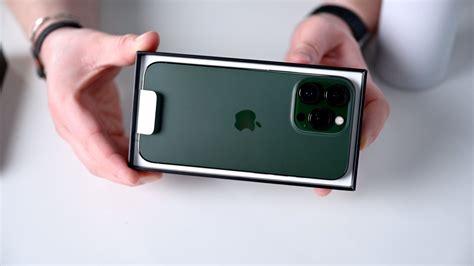 Iphone 13 Pro De Apple En Verde Alpino Manos A La Obra Es Atsit