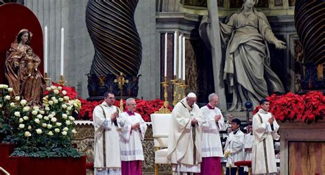 Papa Francisco Celebra La Navidad Con Una Misa En Basílica De San Pedro
