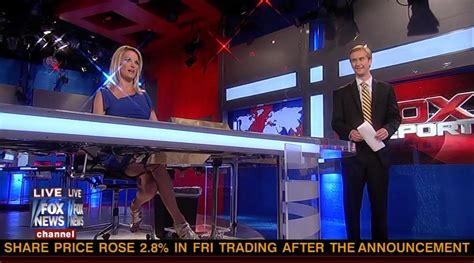 Juliet Huddy Looking Stunning On Fox Report Sexy Leg Cross