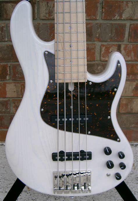 Str Vintage 5 String Lowend Bass Shop Vault