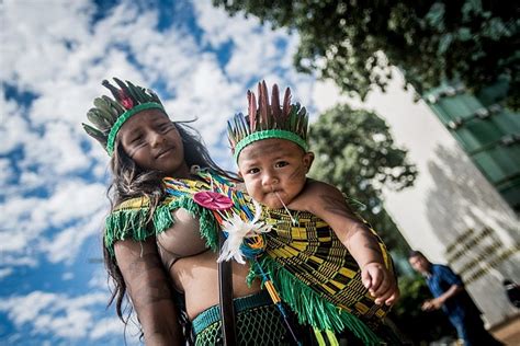 Coluna A Luta Das Mulheres Indígenas é Legítima E Brasil De Fato