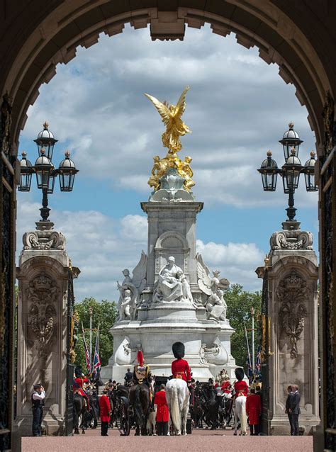 The Victoria Memorial Was Created By Sculptor Sir Thomas Brock In 1911