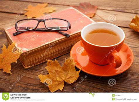 How can we use the function of group based on time. Feuilles, Livre Et Tasse D'automne De Thé Sur La Table En ...