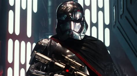 Captain Phasma Featured In New Imax Star Wars The Force Awakens Poster Welcome To The Legion