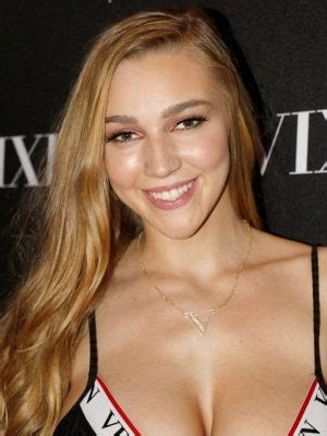 Kendra Sunderland Height Weight Size Body Measurements Biography Wiki Age
