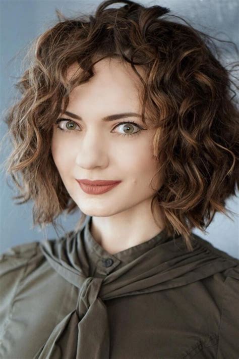 35 Mesmerizing Curly Hairstyles For Women Haircuts And Hairstyles 2019