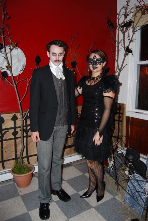 edgar allan poe and the raven couple costume couples halloween outfits raven halloween costume