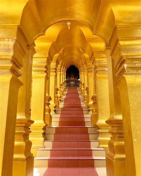 Path To The Peace And Praypagodaprayingtobuddhathaitemple