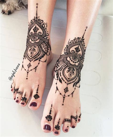 Pin By Raquel Alvarado On Like This Henna Designs Feet