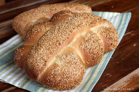 These cute marzipan lambs are a traditional sicilian easter treat that highlight the symbolism of christ as the lamb of god. Mafalda - Sesame Sicilian Bread - BBD # 30 | Sicilian ...