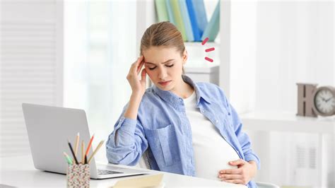 Apa saja ya yang membuat ibu hamil. 7 Cara Mengatasi Sakit Kepala saat Hamil, Yuk Coba ...