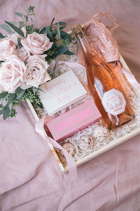Check out these 20 valentine's gift ideas to ease your stress over the holiday and make those you love feel amazing! The Prettiest DIY Valentine's Day Gift Box | The Blondielocks | Life + Style