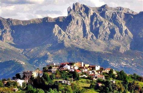 Tizi wezzu) is a city in north central algeria. Tizi Ouzou- "Montagne Art" du 25 au 26 novembre