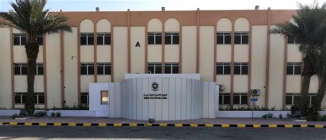 مدة البرنامج سنتين و نصف. الكلية التقنية للبنات بجدة تهيئ ( ٤٦٤ ) متدربة مستجدة ...