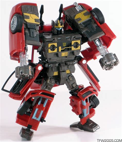 To discover the true facts about someone or something secret…. Rumble (Honda Civic Si) - Transformers Toys - TFW2005