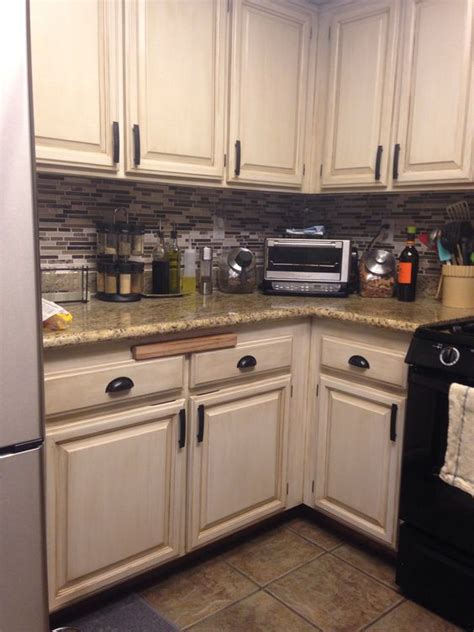 If that is so, it seems you face a situation in which the existing oak cabinets you have at home are outdated. Oak cabinet redo. My kitchen was typical 90s oak with ...