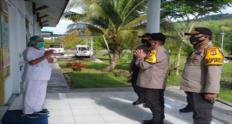 Kapolda Maluku Kunjungi Pasien Covid 19 Di Rs Saparua Divisi Humas Polri