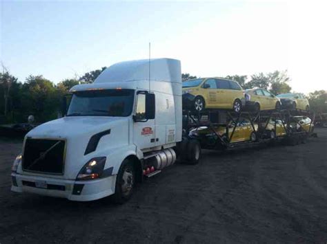 Volvo Vnl42t430 2006 Sleeper Semi Trucks